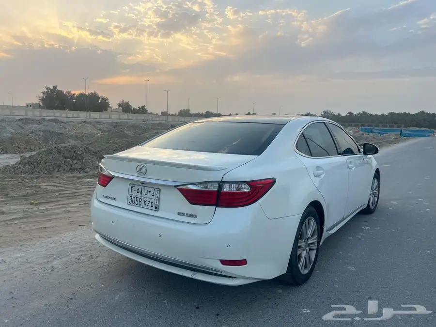 2015 لكزس ES450 DD 11