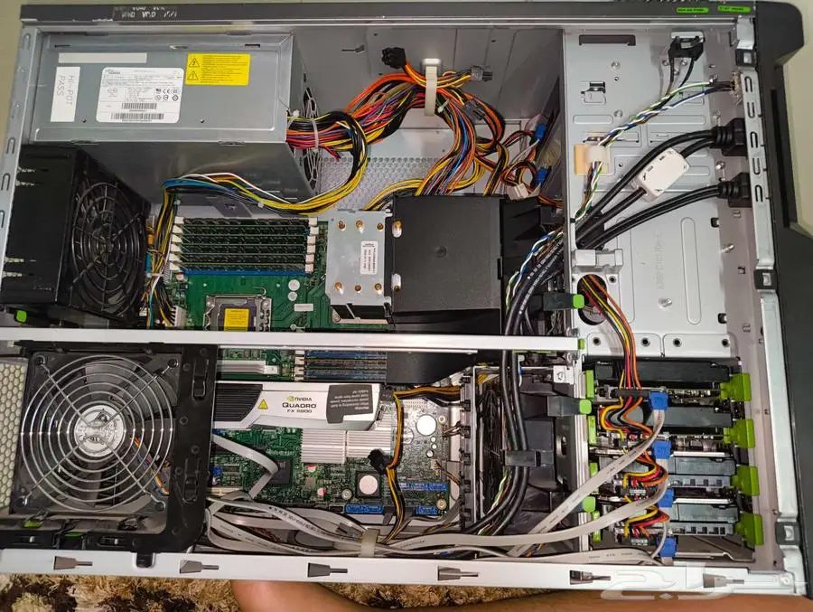 كمبيوتر work station Fujitsu 2