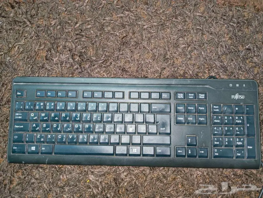 كمبيوتر work station Fujitsu 6