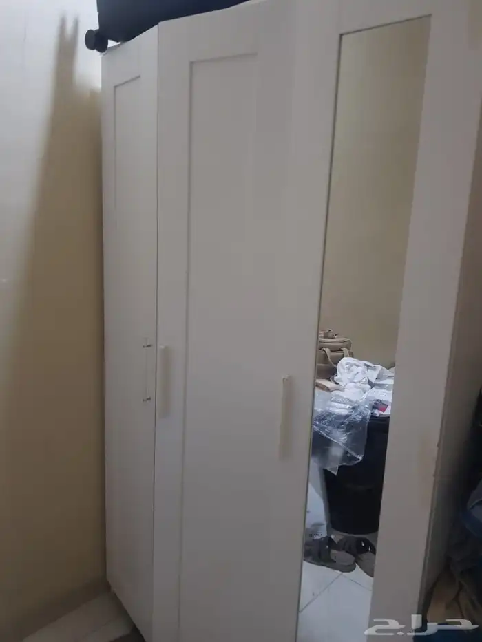 عدد 1 دولاب   عدد2سرير شخص   1 كمدينو   عدد 2 سرير شخصين 1