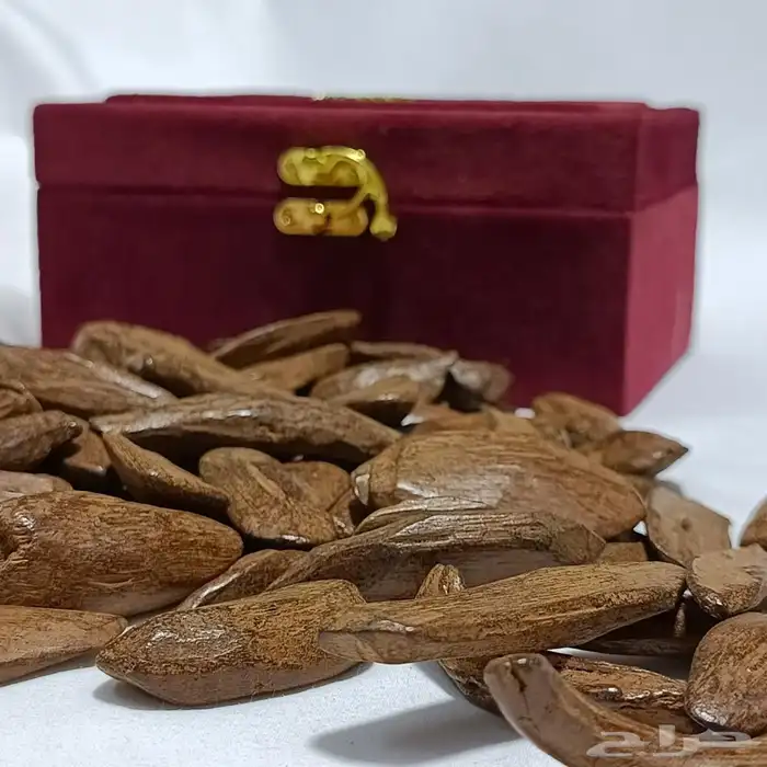 تبي عود بخور يبيض الوجه جبناه لك 0