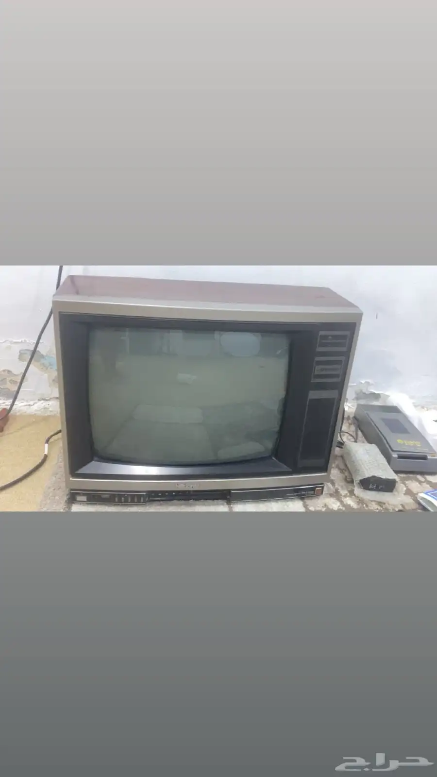 تلفزيون و ثنين مسجل راديو 2