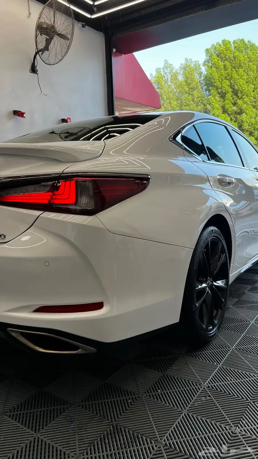 لكزس ES F Sport 2023 1