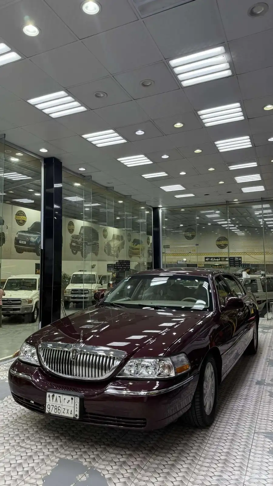 لنكولن تاون كار 2008 ممشى قليل 140 الف عنابي 1
