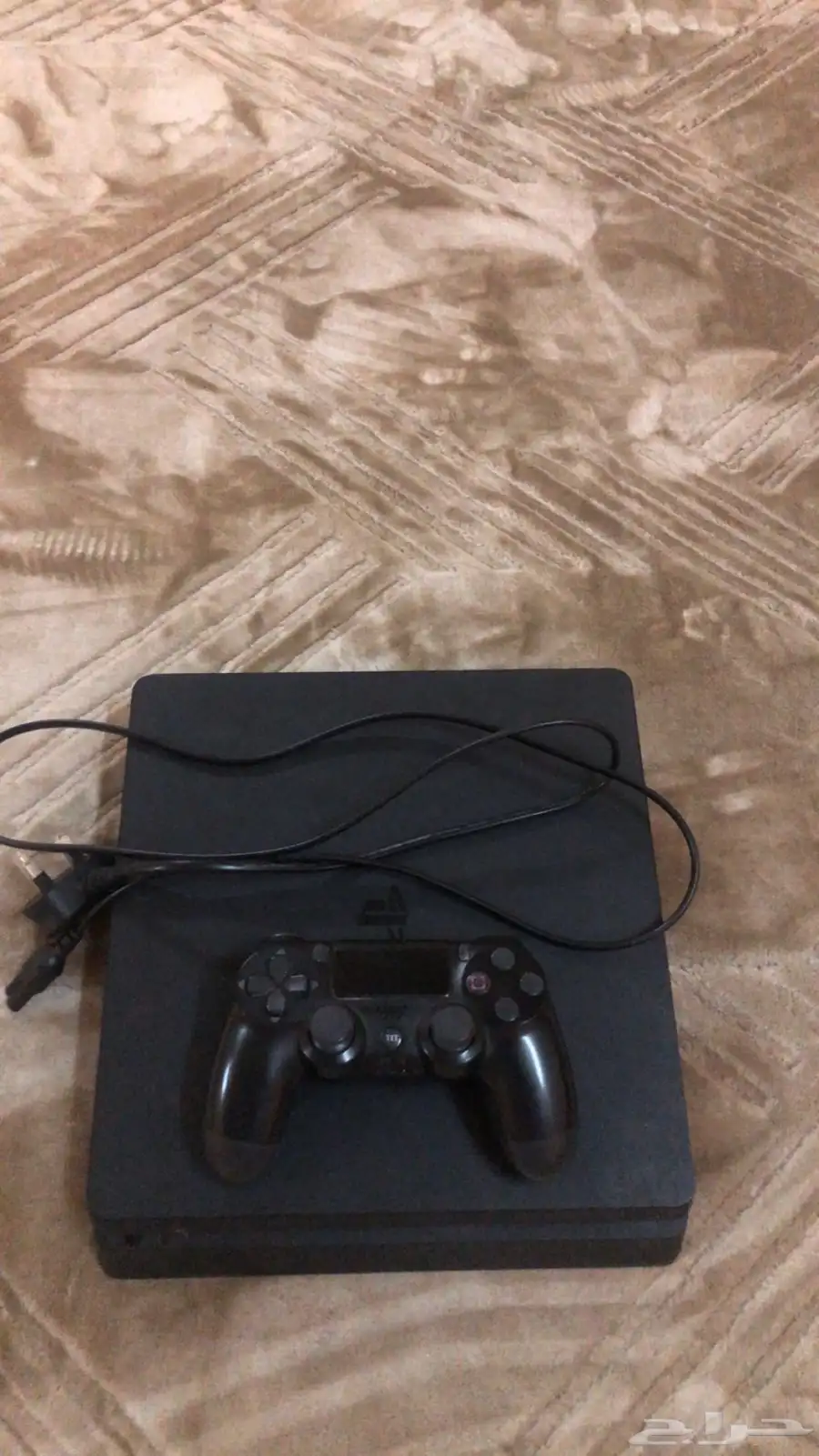 سوني فور للبيع نضيف معه قير الموقع جنوب الرس 0
