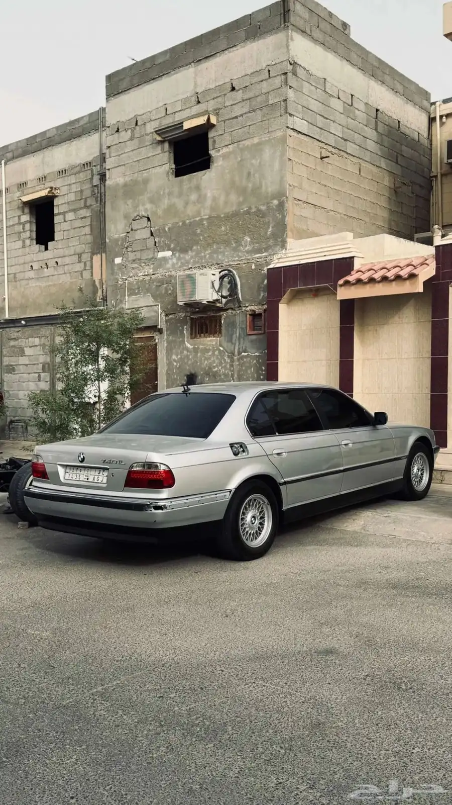 بي أم 2001 أمريكي 6
