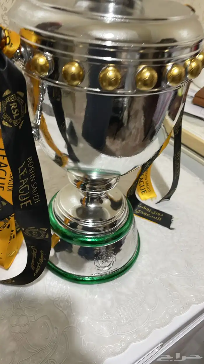 مجسم كأس دوري روشن الاتحاد 5