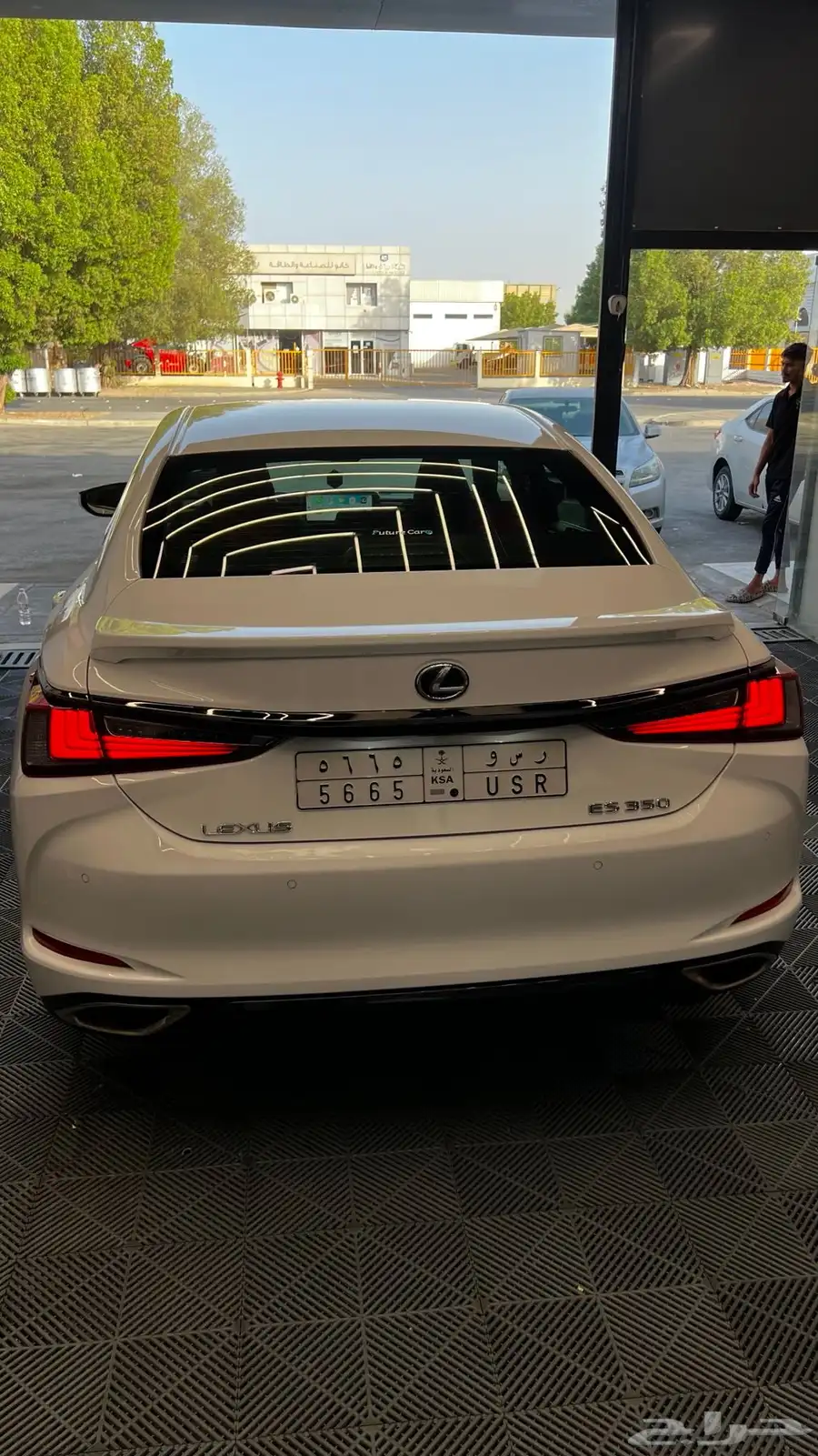 لكزس ES F Sport 2023 0