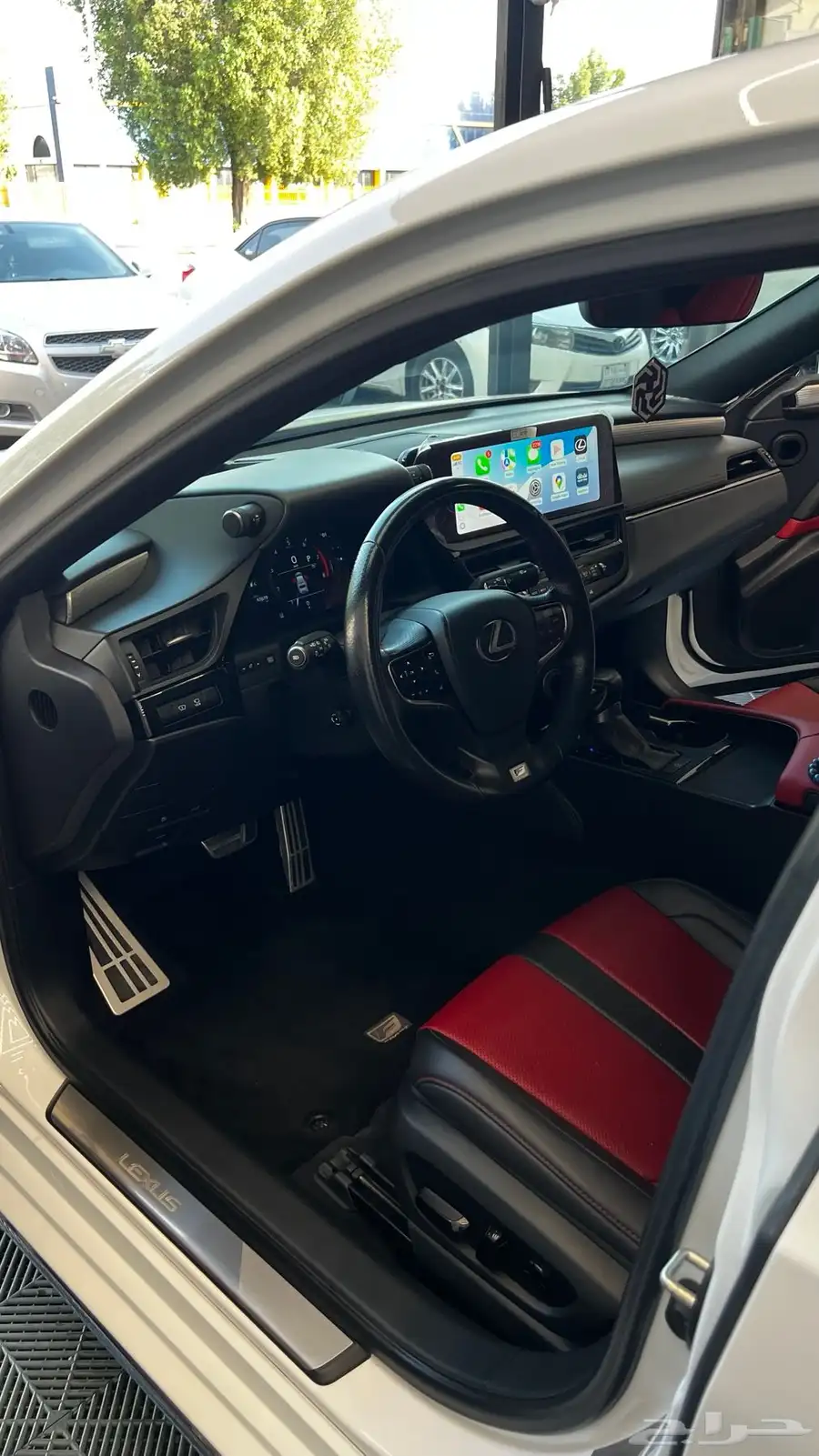 لكزس ES F Sport 2023 23