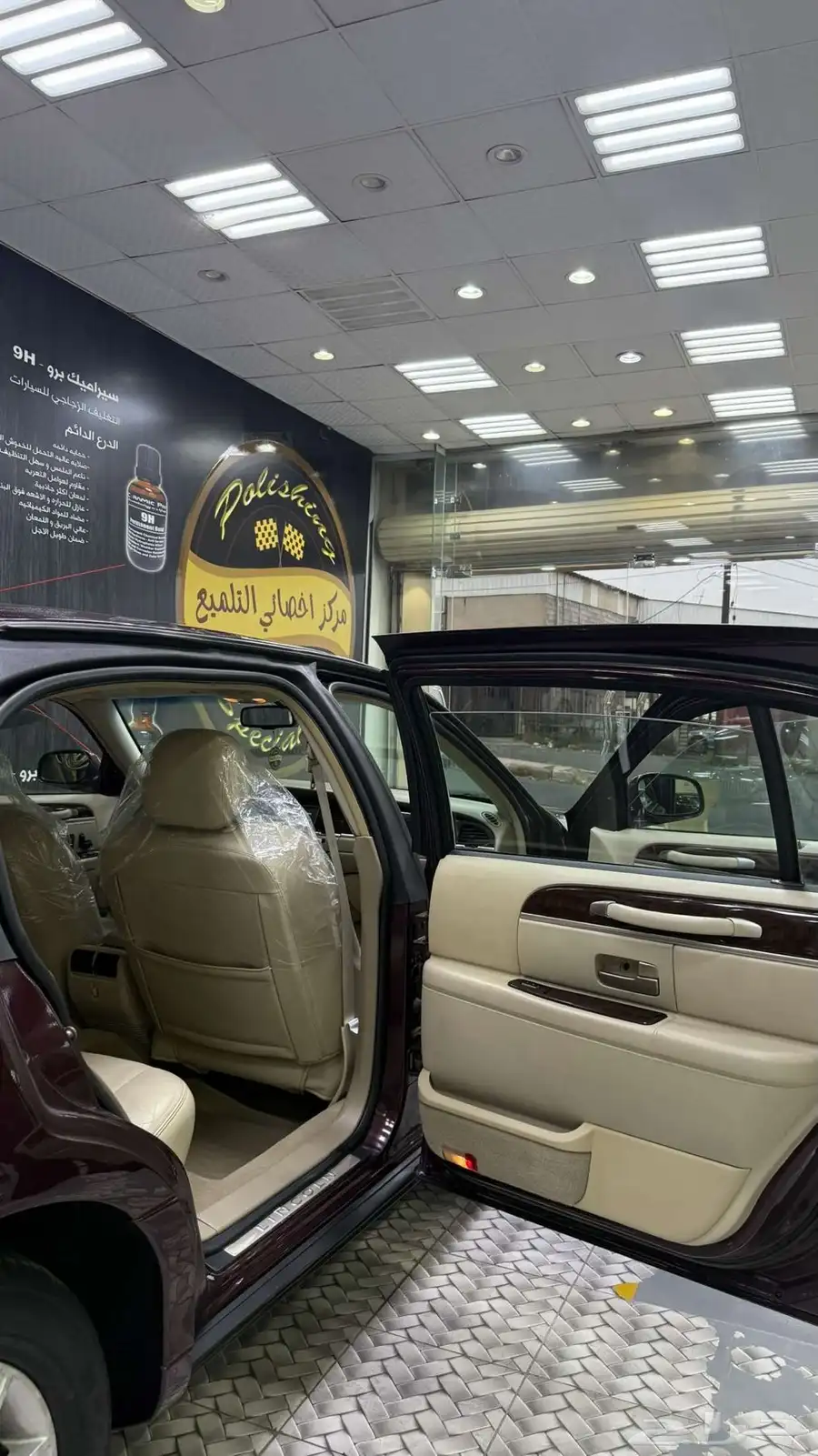 لنكولن تاون كار 2008 ممشى قليل 140 الف عنابي 19