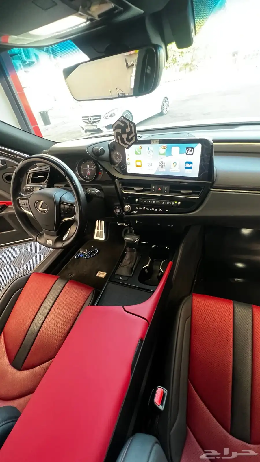 لكزس ES F Sport 2023 12