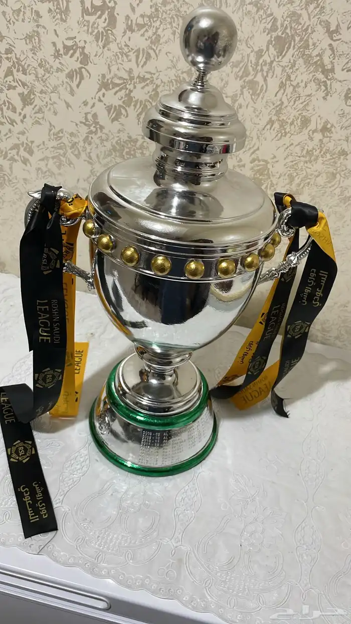 مجسم كأس دوري روشن الاتحاد 1