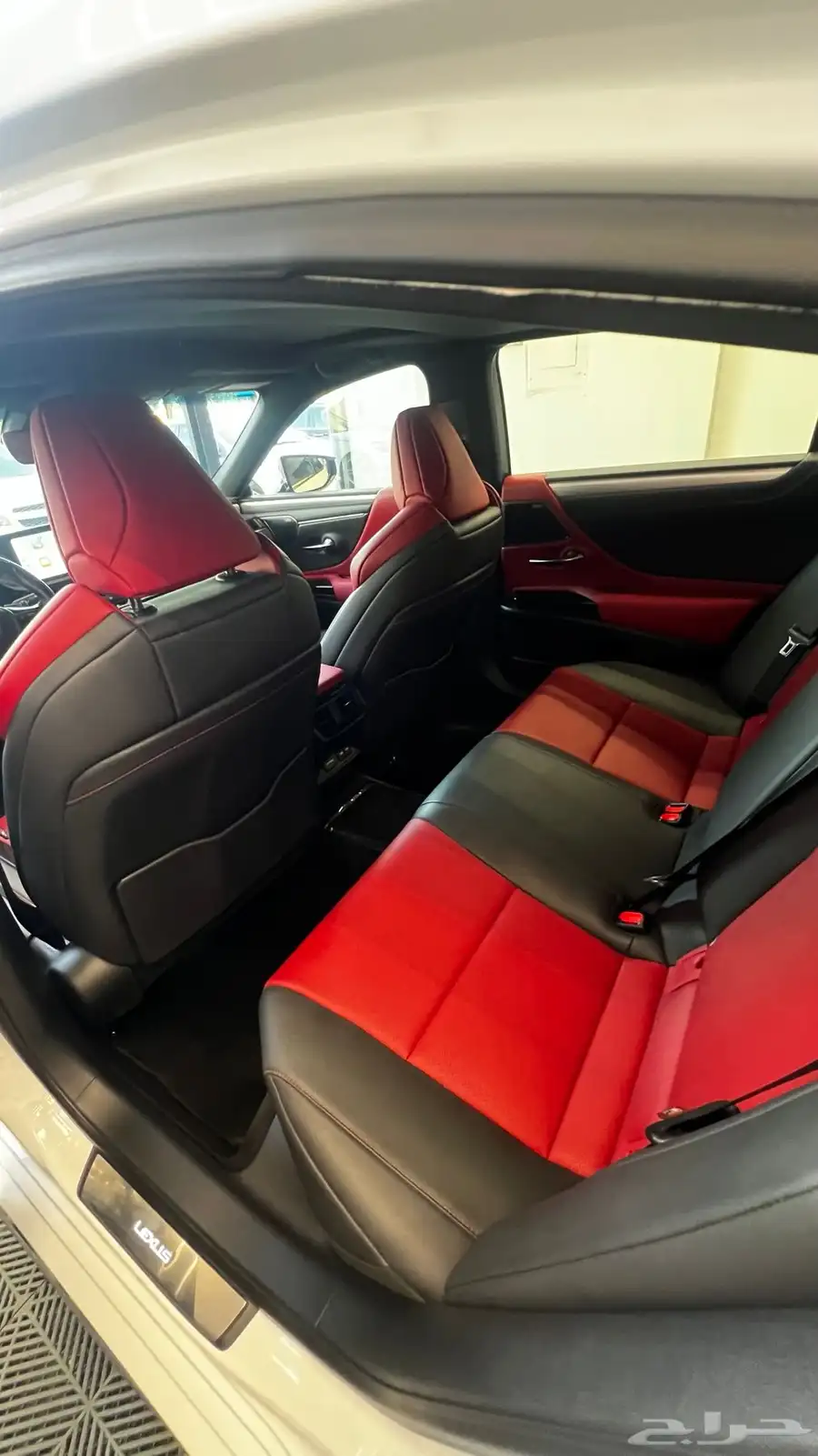 لكزس ES F Sport 2023 21
