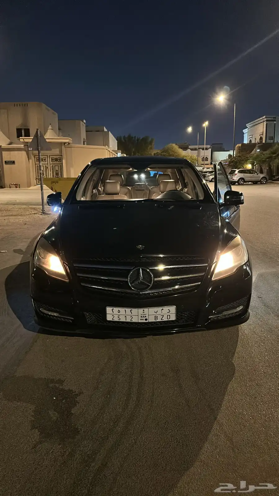 مرسيدس بنز R300 2011 1
