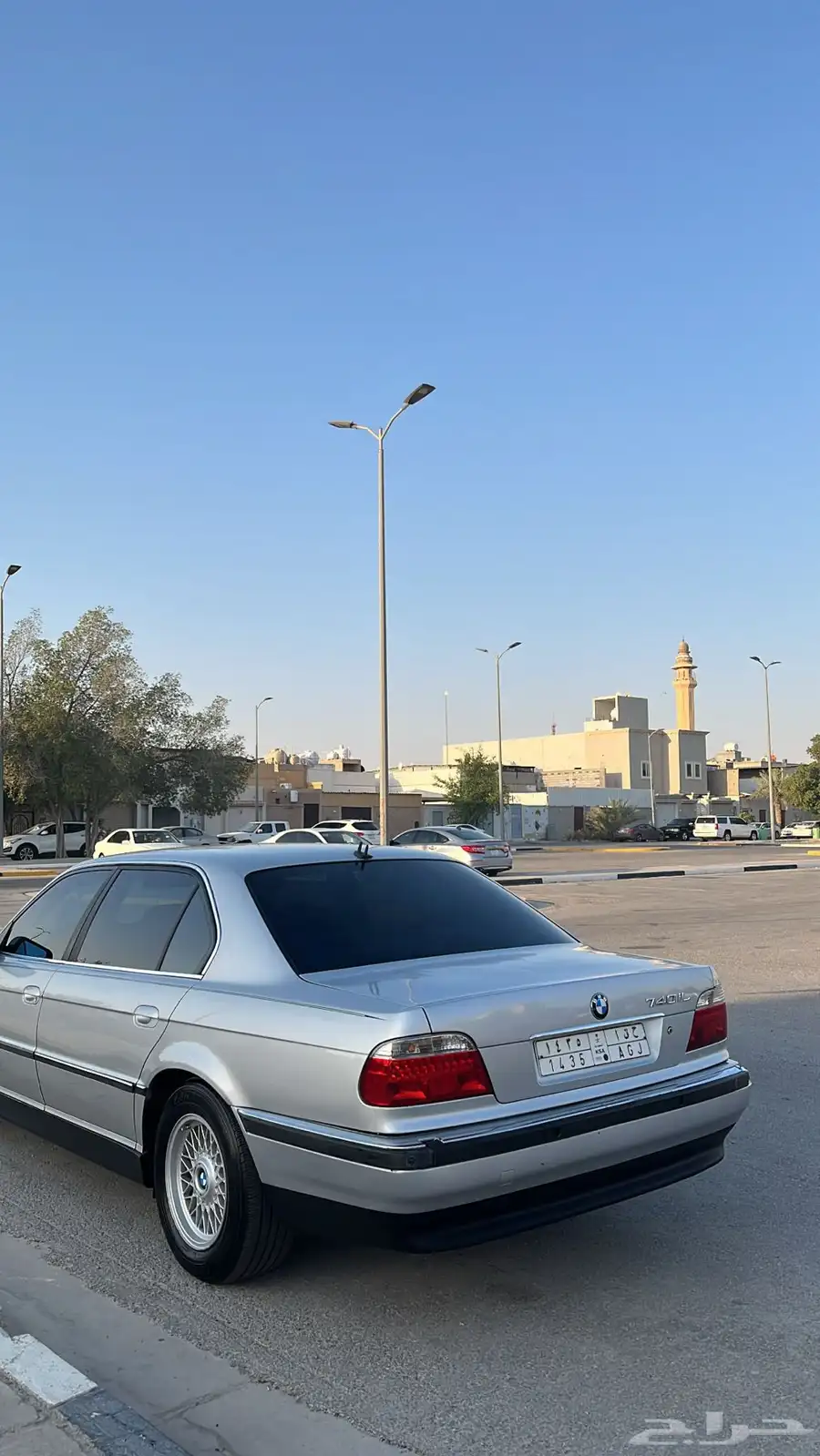 بي أم 2001 أمريكي 8