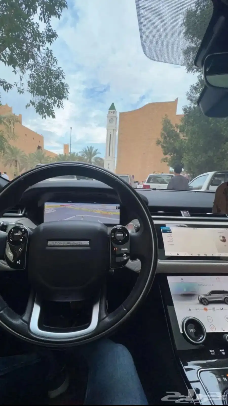 رنج روفر فيلار فل بلاك اديشن P300 (سعودي بحالة الوكالة) 4