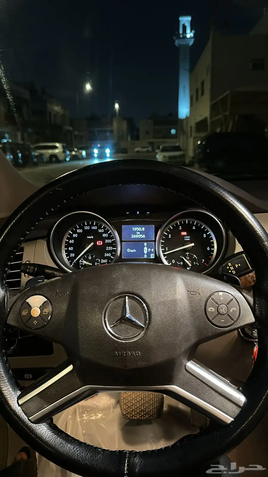 مرسيدس بنز R300 2011 10