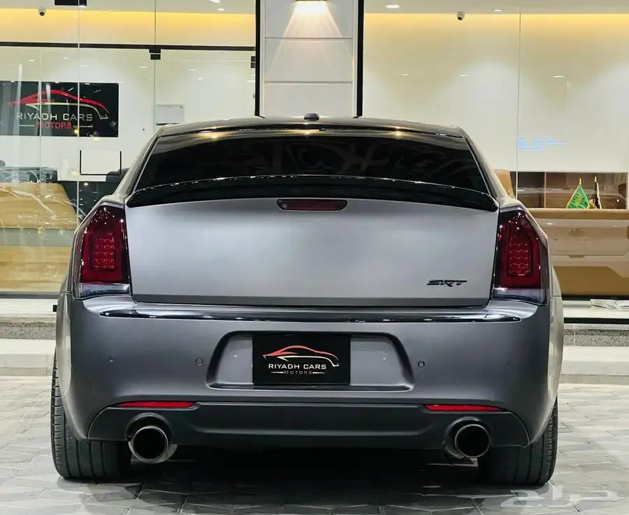 كرايزلر 2019 C300 S V8 ( بحالة ممتازة ) 3