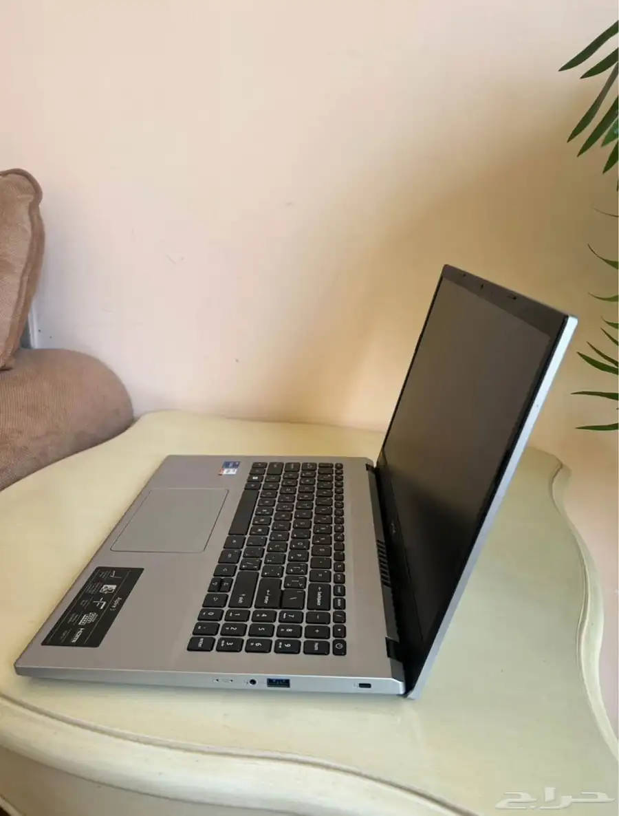 لابتوب ايسر بحالة جديدة 2