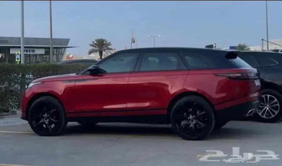 رنج روفر فيلار فل بلاك اديشن P300 (سعودي بحالة الوكالة) 2