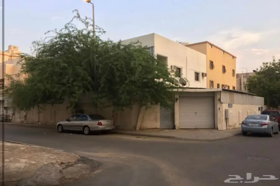 للبيع فيلا دورين وملحق بمكه المكرمه على شارعين مستعمله 0