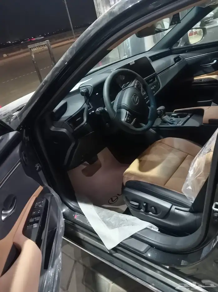 لكزس ES350 2025 بنزين 3