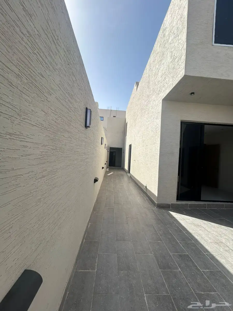 دور فاخر بالمربع الذهبي بالعوينة 4