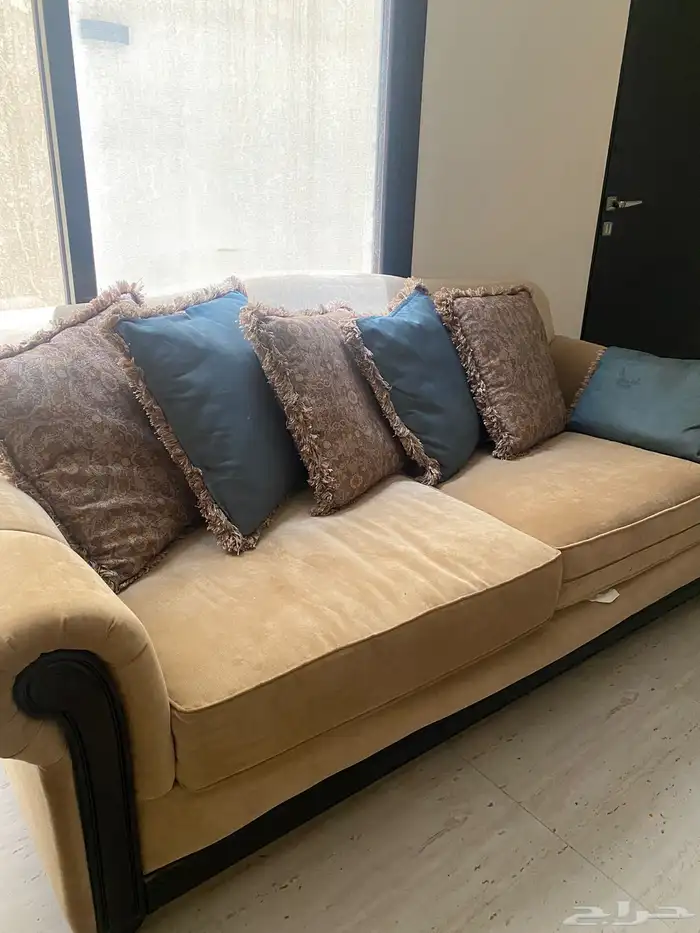 طقم كنب وطاولة 2