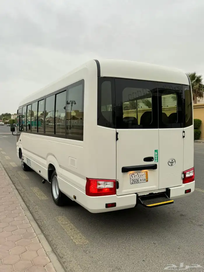 باص للايجار مع سواق 14
