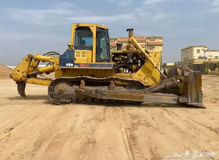 بلدوزر 155 كوماتسو للايجار 2