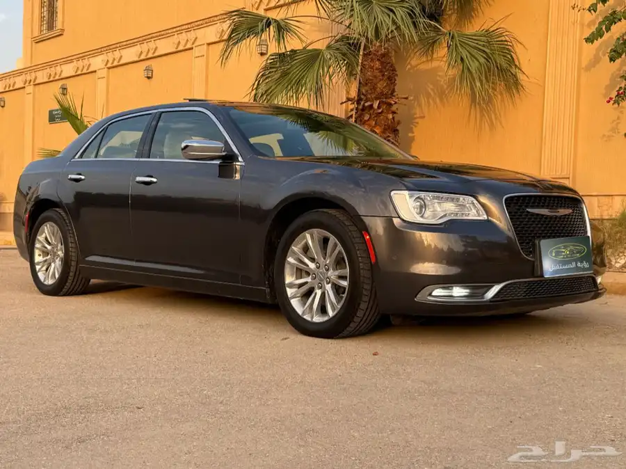 كرايزلر C300 موديل 2022 سعودي ممشى قليل قمة النظافة 1