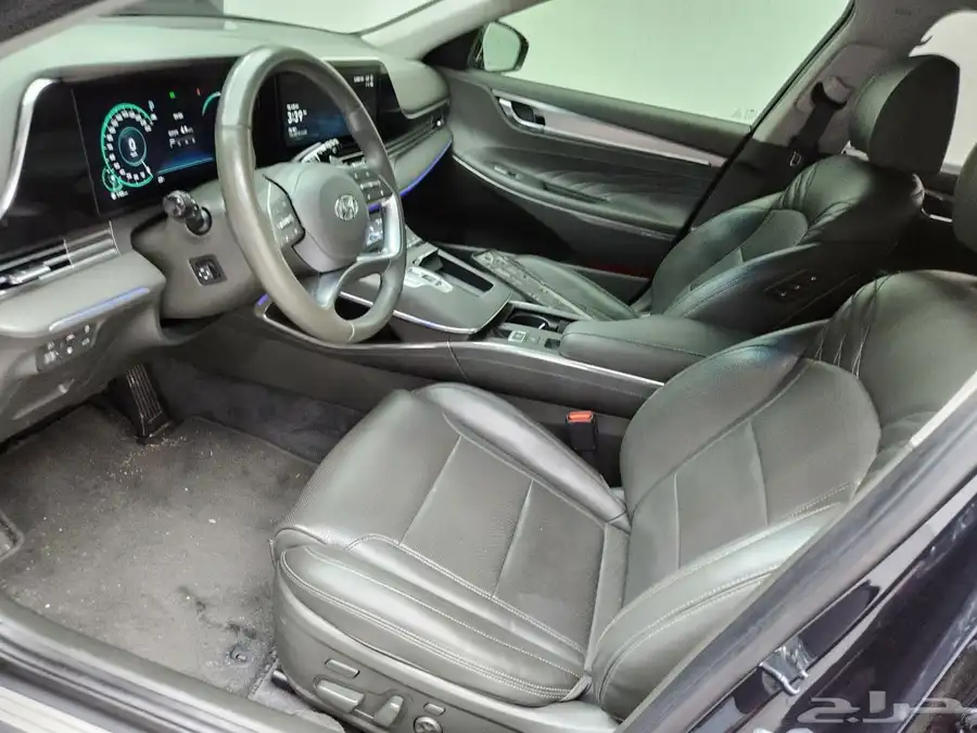 أزيرا 2022 بنزين مكينة 3400cc عداد 113الف كم 5