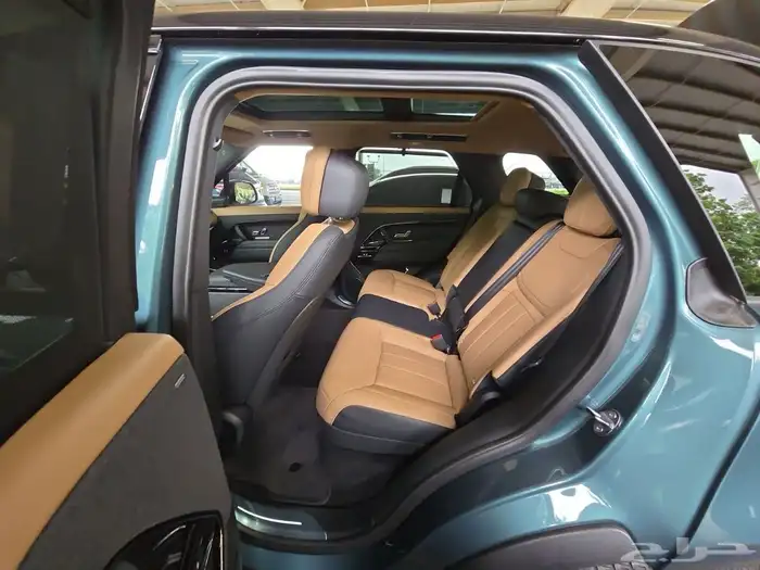 2025 Range Rover Sport Autobiography V8 شبه اصفار 7