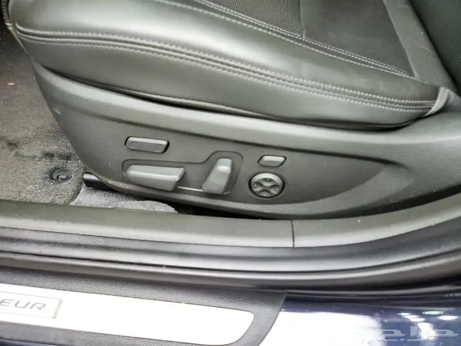 أزيرا 2022 بنزين مكينة 3400cc عداد 113الف كم 6