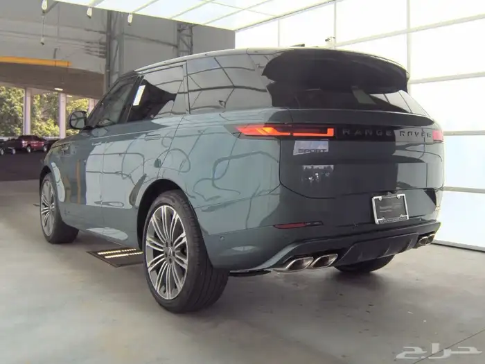 2025 Range Rover Sport Autobiography V8 شبه اصفار 2