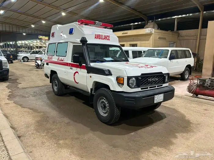 للإيجار سيارات اسعاف متنوعة للشركات 9