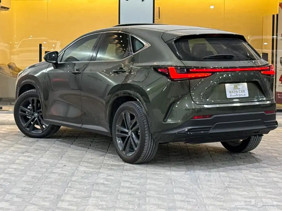 لكزس - NX350 h - 2025 - سعودي - ممشى 4K ( بحالة الوكالة ) 29
