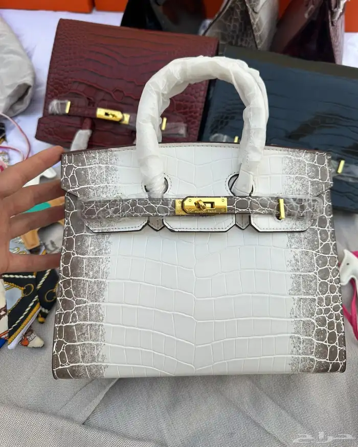 شنط توري بورش   شانيل مكياج   لاكوست  جي دبليو مع الملحقا 90