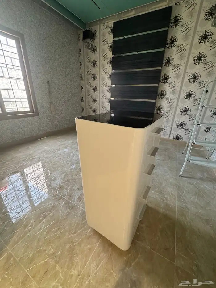 طاولة   تسريحة من براند سيتي دبيلو 1
