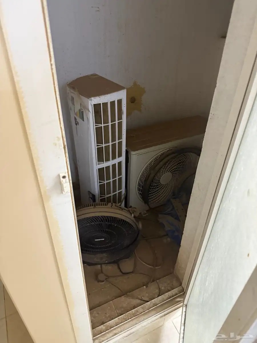 مكيف 16 مدري 18 و كنب وسرير و عين 2