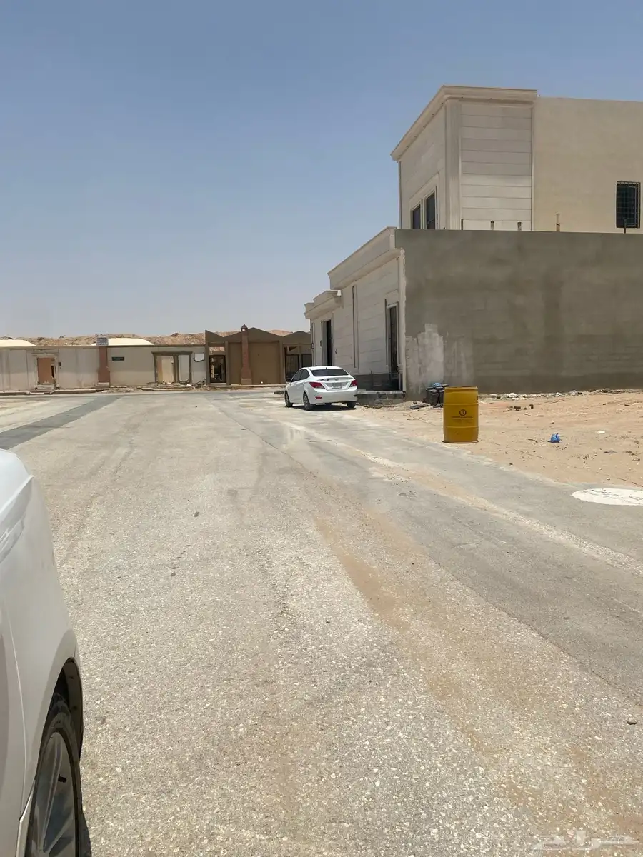 للبيع استراحه بحي الجنادريه 2