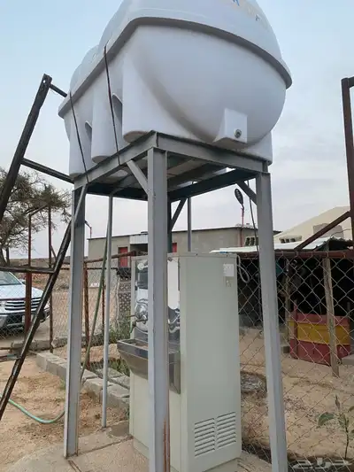 براده ماء مع حنفيه بجميع اغراضه للبيع 0