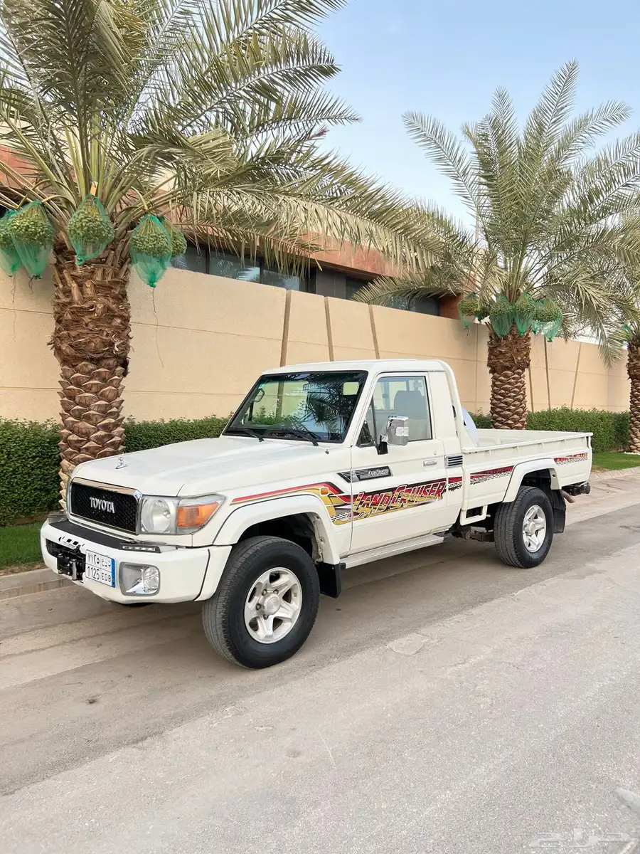 شاص رفرف بدي وكالة اللون ابيض نظيف جدا 0