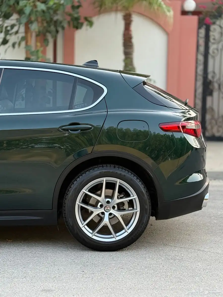 Alfa Romeo Stelvio Q4 2021 12