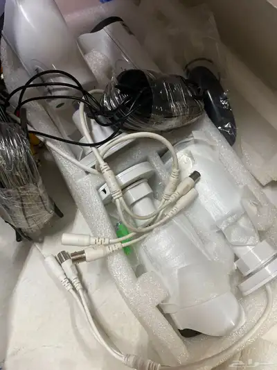 اربع كميرات جديده لم تستخدم بسبب عدم الحاجة لها 0