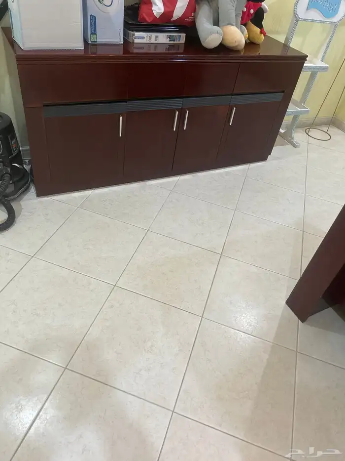 اثاث للبيع من أسرة مكاتب كنبات 16