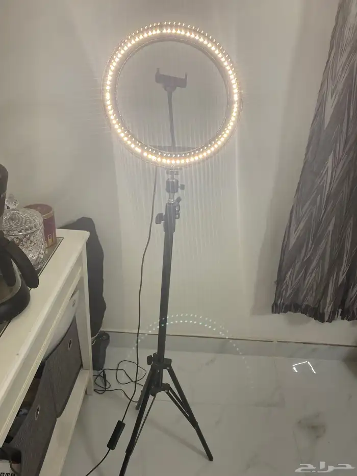 اضاءة رينق لايت نظيف على الشرط 2