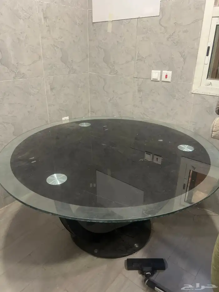 أثاث للبيع سرير نفرين طاوله طعام وجلسة خارجية حديد وا فرن 0