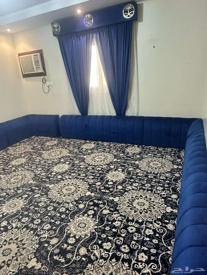 للبيع الكنب و الستاره و الفرشه طقم نفس اللون 2