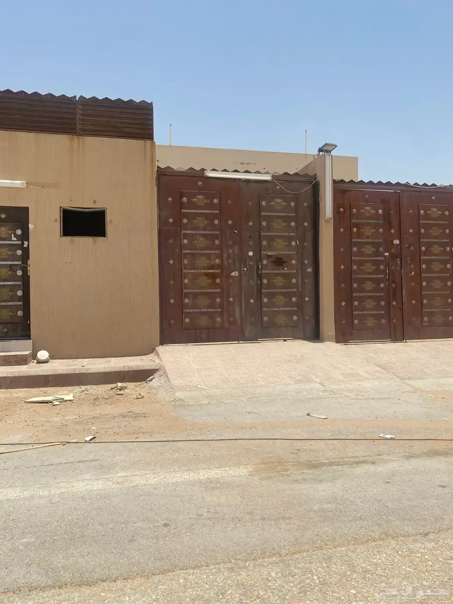 للبيع استراحه بحي الجنادريه 0